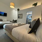 Lina Suites & Rooms